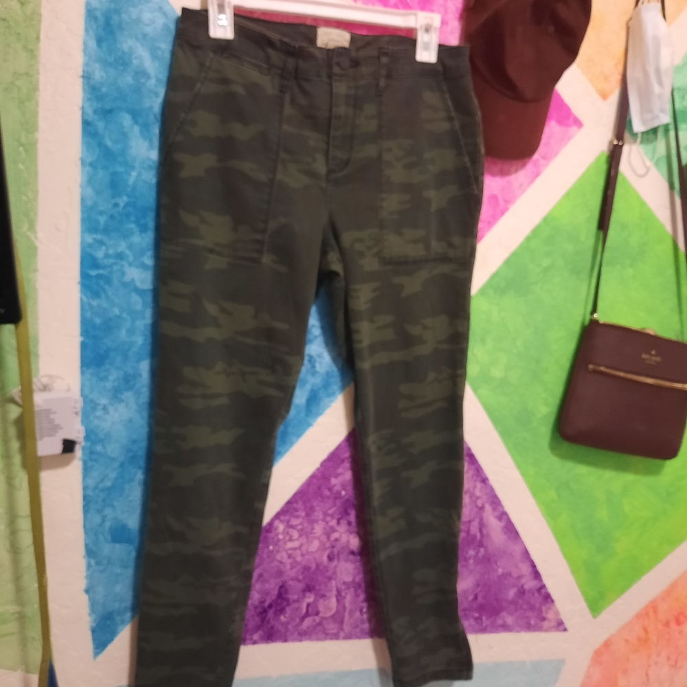 Sanctuary camo pants with zipper ankles